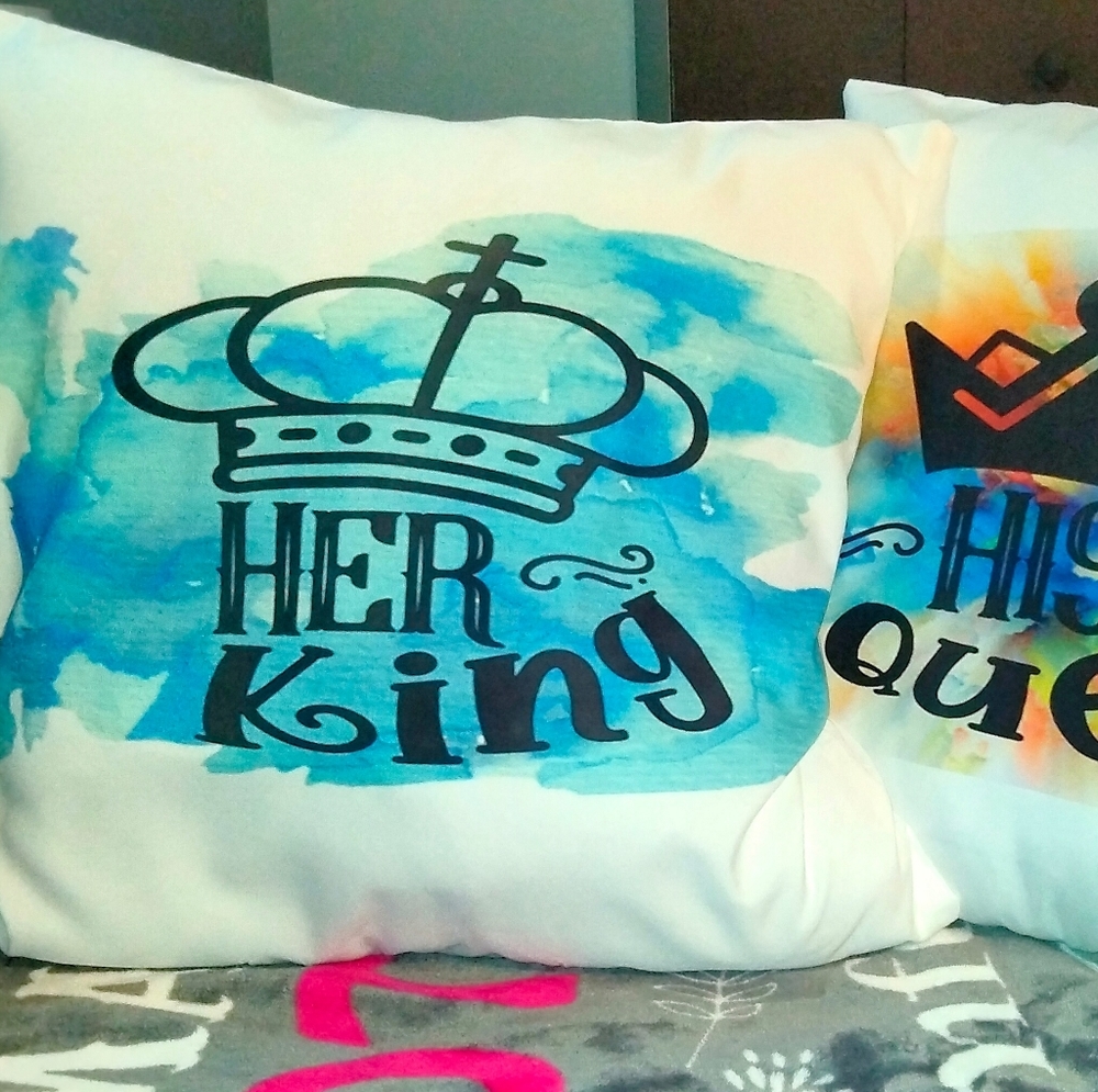 King Accent Pillow Case With Blue Background
